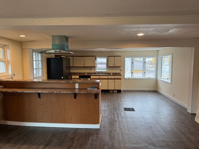 Building Photo - 983 US HWY 11