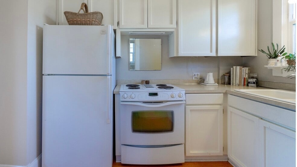 Building Photo - 4631 SE Clinton St