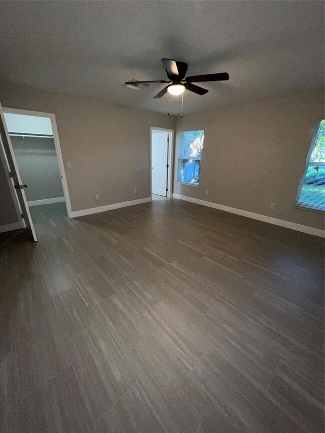 Building Photo - 860 SW 10th St