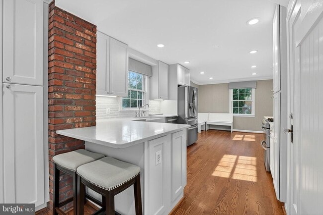 Building Photo - 3004 Marshall St