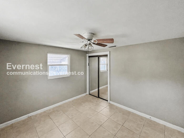 Building Photo - 2412 Arcadia Rd