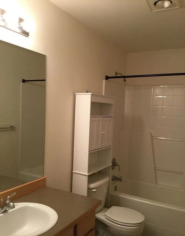 Building Photo - 3bd/2.5ba Lake Stevens House