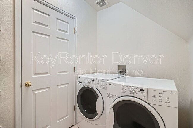 Building Photo - 2256 S Dexter St