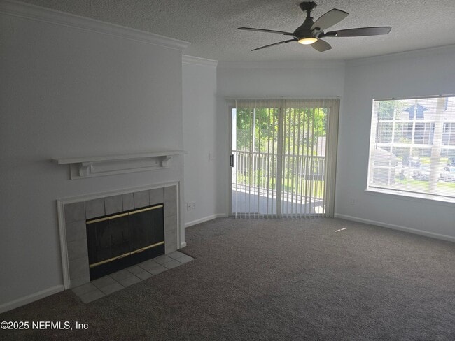 Building Photo - Nice 3/2 Condo