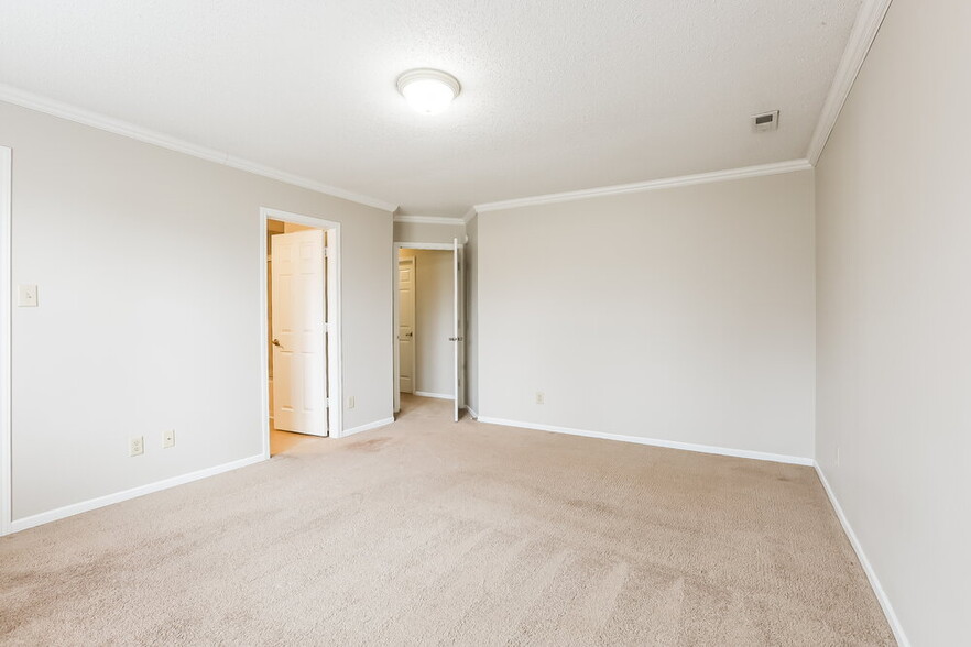 Building Photo - 14456 Orange Blossom Trail