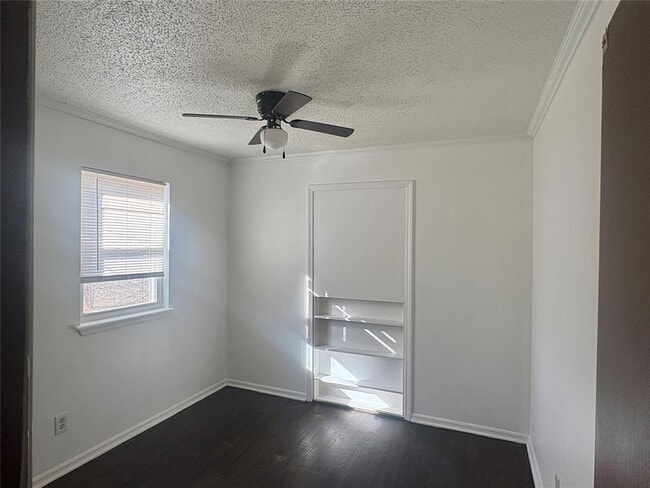 Building Photo - 6413 S Lindsay Ave