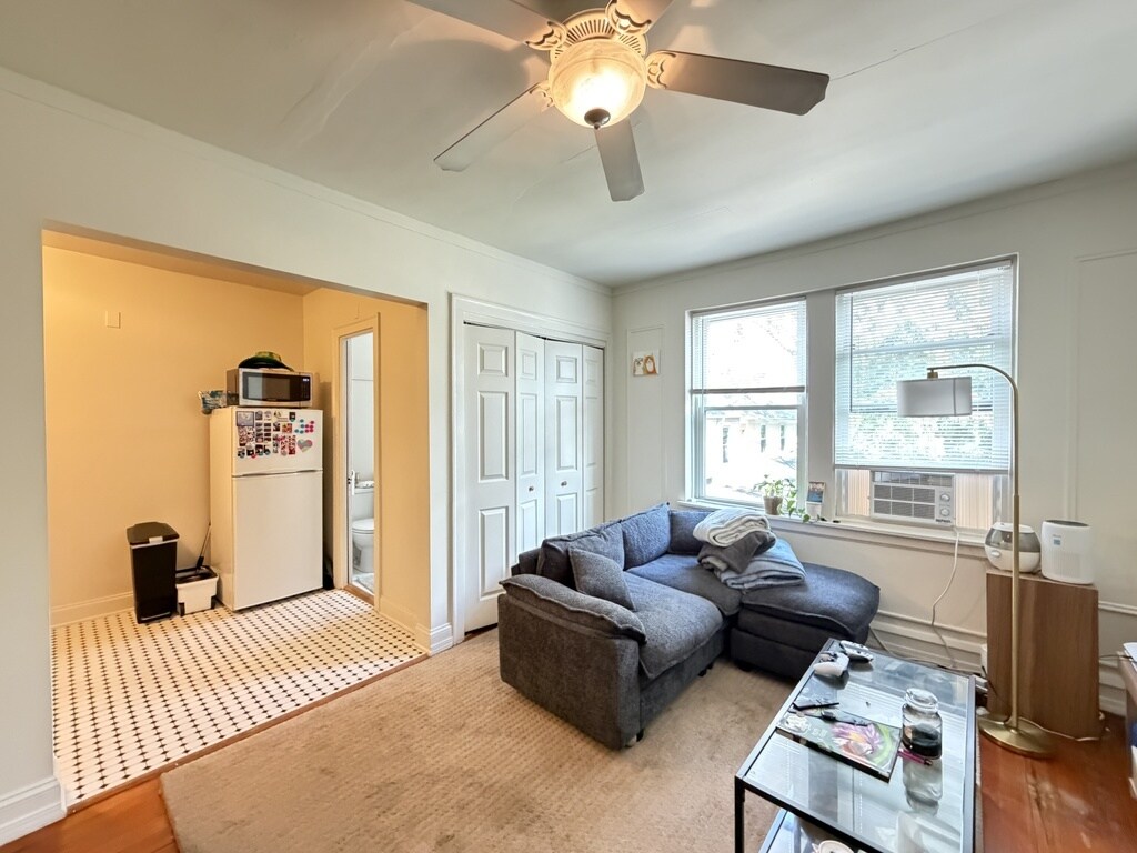 Building Photo - 4531 N Ashland Ave
