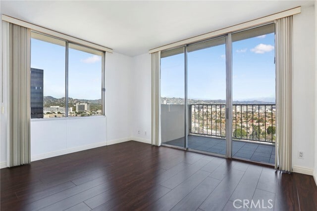 Building Photo - 2170 Century Pk E