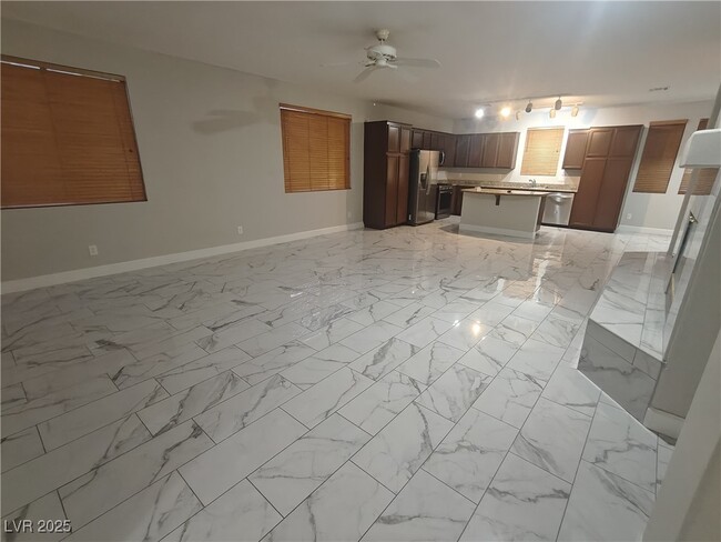 Building Photo - 492 Grassrange Ln