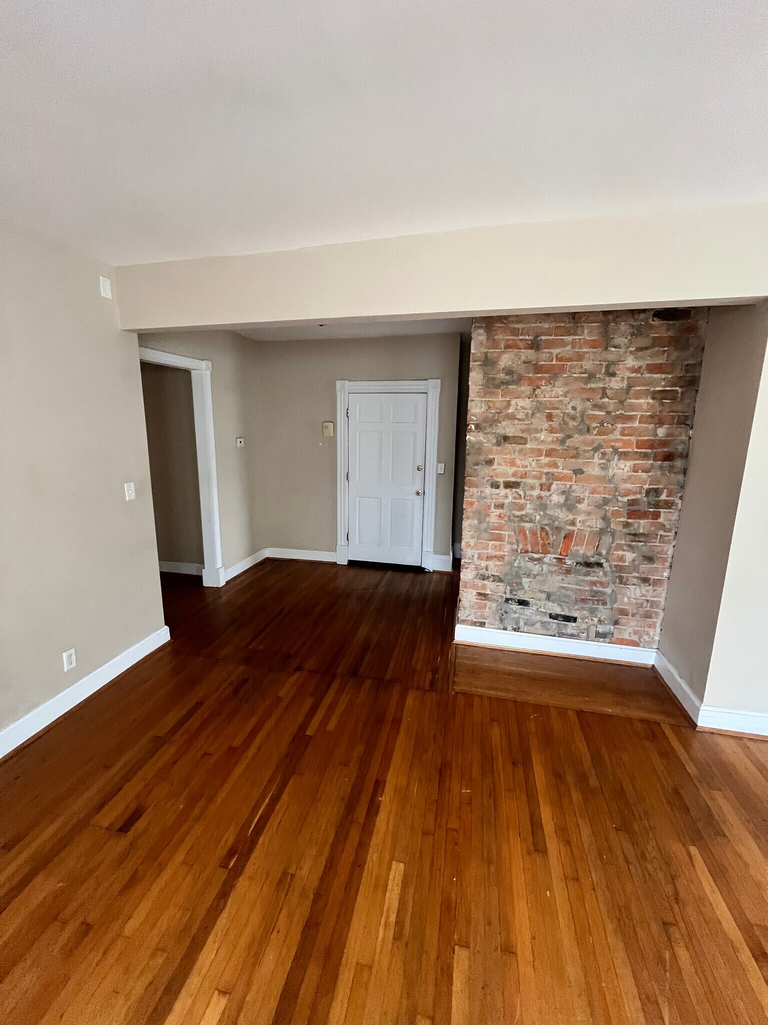 Building Photo - 5908 Cary Ave