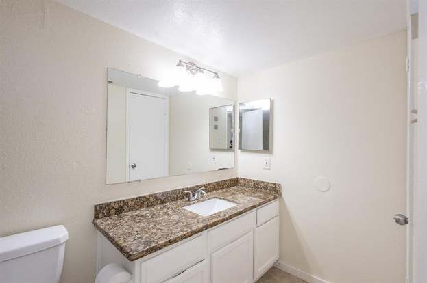 Building Photo - 3900 Woodchase Dr