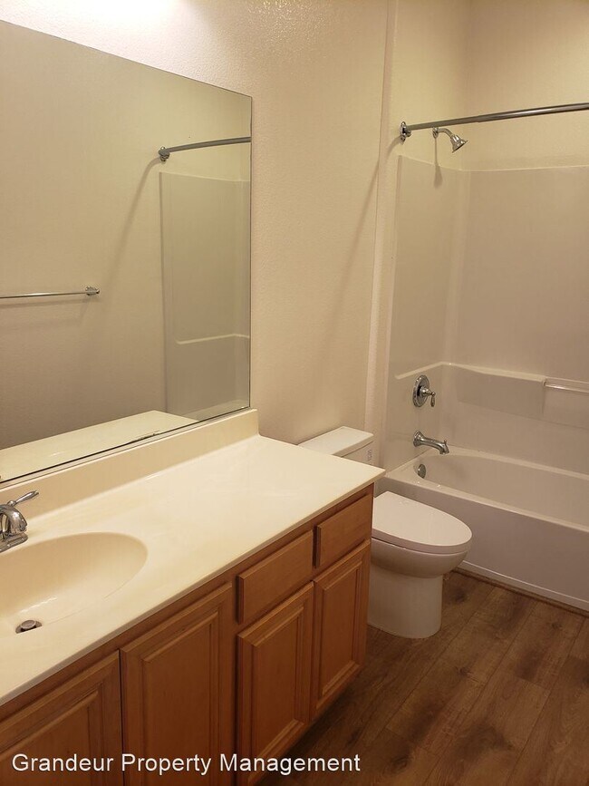 Building Photo - 3 br, 2.5 bath House - 2735 Lavender Terrace