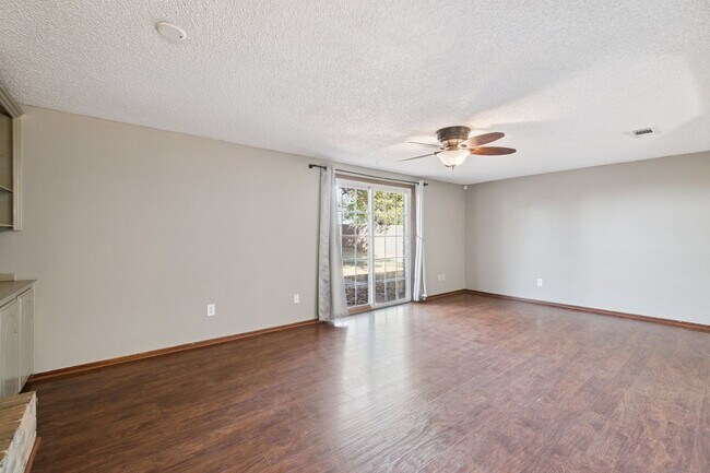 Building Photo - 1205 Swan Lake Rd