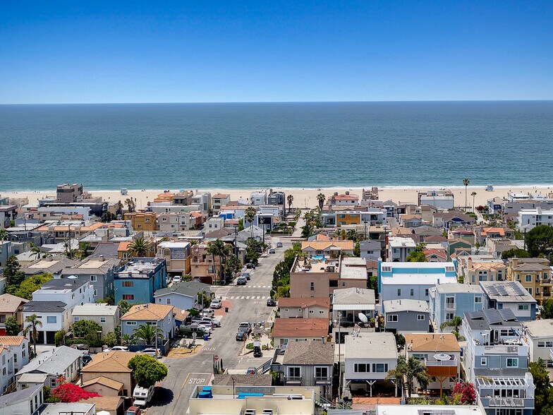 Building Photo - 606 Loma Dr