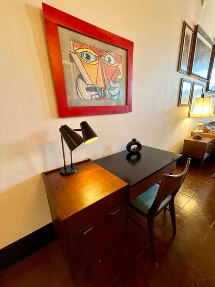 Building Photo - 719 S. Baker St.