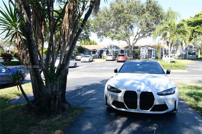 Building Photo - 8044 NW 41 Ct