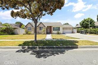 Building Photo - 319 N Annin Ave