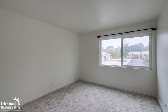 Building Photo - Charming 2Bdm 2Ba Condo in La Jolla
