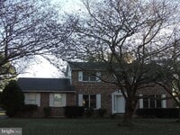 Building Photo - 27 Stuyvesant Dr
