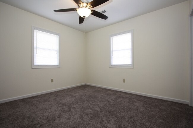 Building Photo - 5598 Patricia Dr