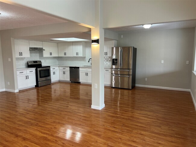 Building Photo - 10719 Bellfair Dr