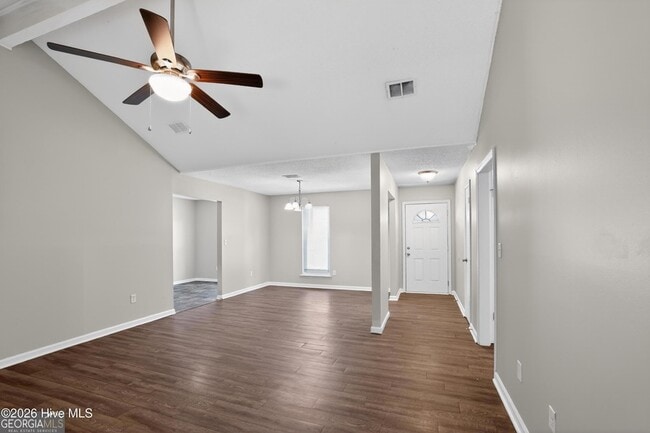 Building Photo - 3016 Mistletoe Ave
