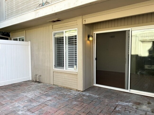 Building Photo - 3 Bedroom + 2.5 Bathroom Condo | Ralston Village Community | Ventura | Unfurnished