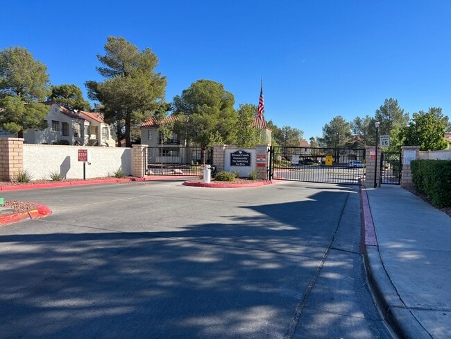 Building Photo - SOUTHWEST - LAS CASITAS