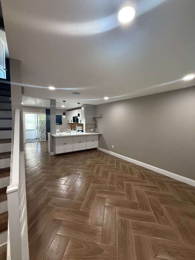 Building Photo - 102 Kristi Ann Ct