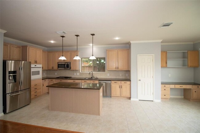 Building Photo - 21534 Pointed Oak Ln