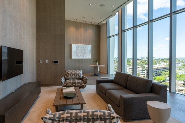 Building Photo - New Koula STUDIO