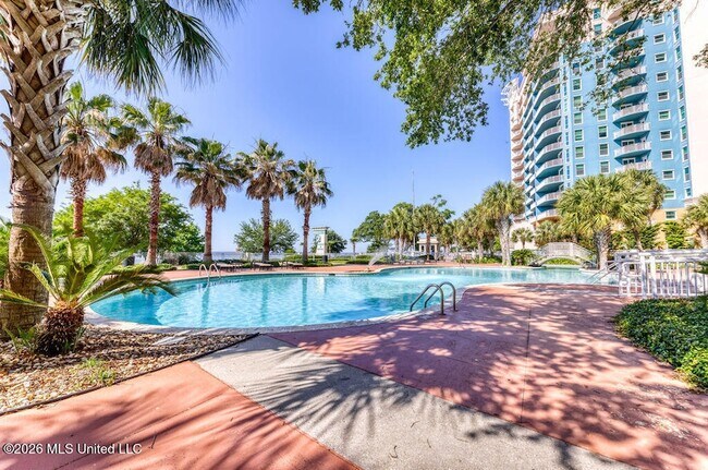 Building Photo - 2228 Beach Dr