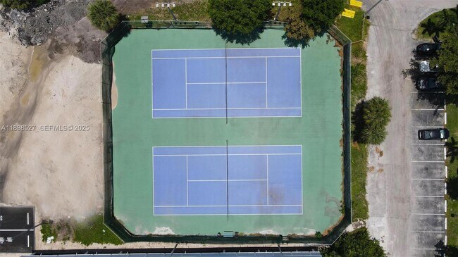 Building Photo - 100 Bayview Dr