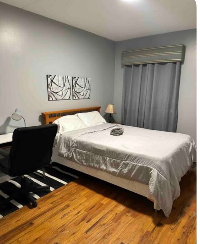 Building Photo - 305 Mt Eden Pkwy