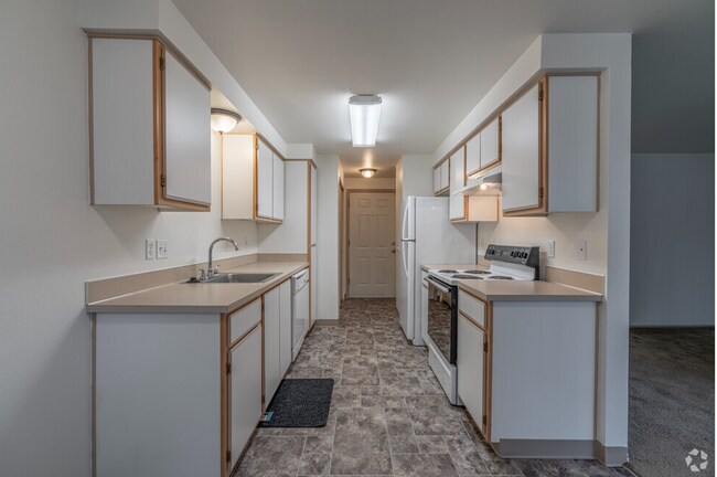 Building Photo - Welcome to your new home by the lake!