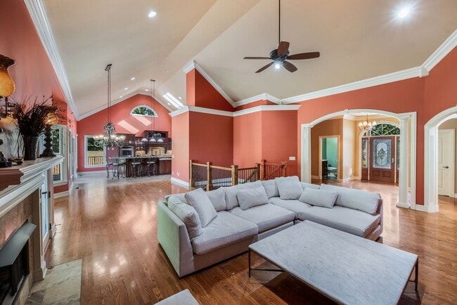 Building Photo - 1079 Ridgecrest Dr