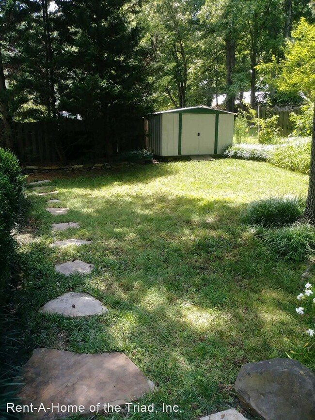 Building Photo - 3 br, 2 bath House - 4710 Beechcroft Drive