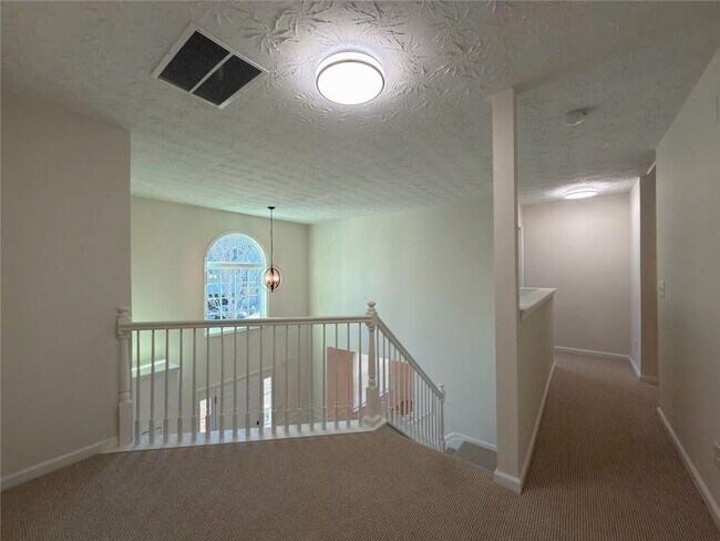 Building Photo - 2770 Austin Ridge Dr NE