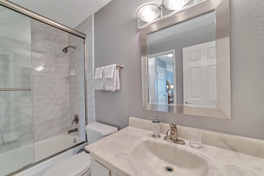 Building Photo - 5486 Colony Field Dr