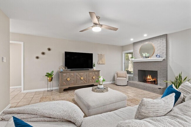 Building Photo - 11506 Pyreneese Dr