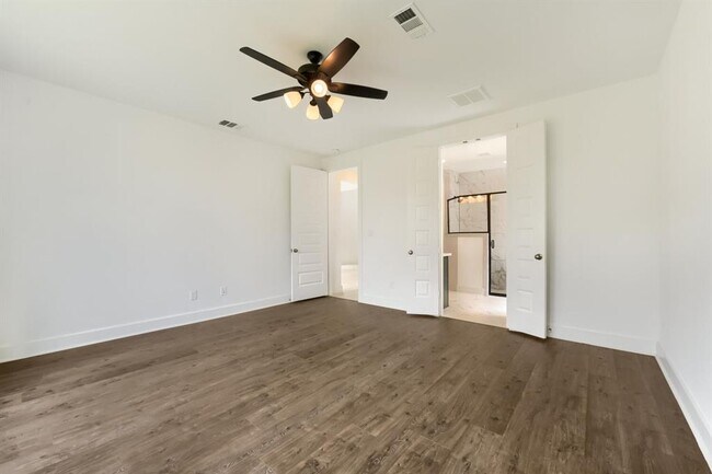 Building Photo - 1505 Seeger Dr