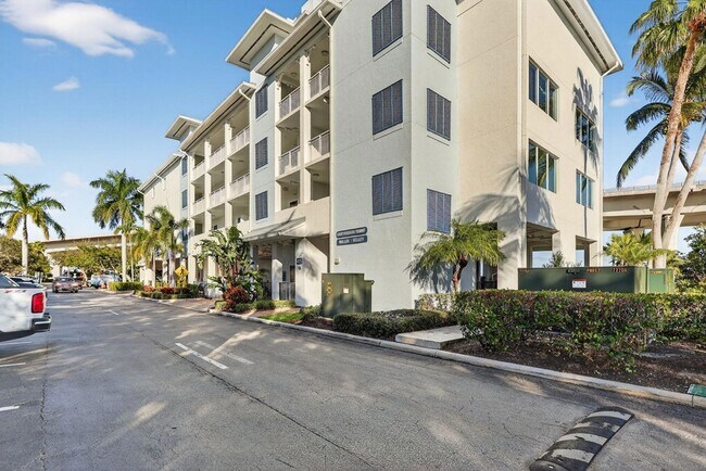 Building Photo - 415 NW Flagler Ave