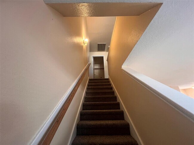 Building Photo - 10906 Orchard Springs Dr
