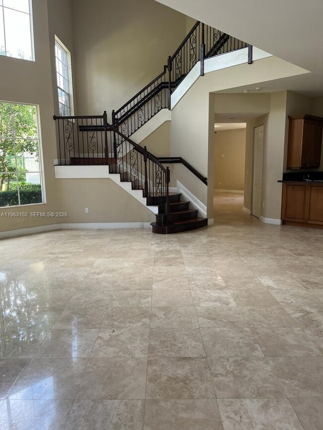 Building Photo - 2750 Jockey Cir