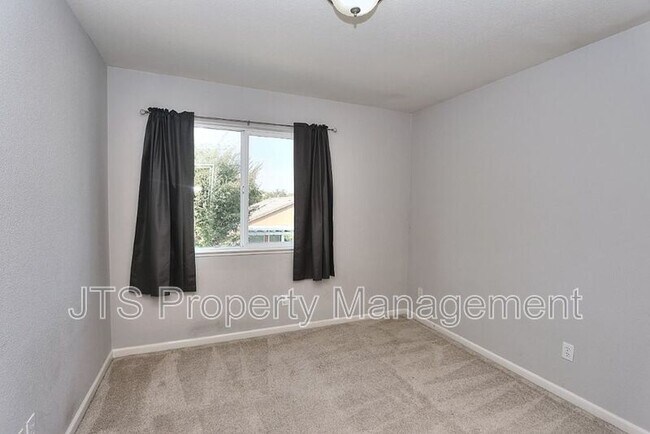 Building Photo - 3232 Balada Way