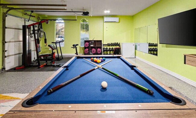 Building Photo - 2431 E Laurel St