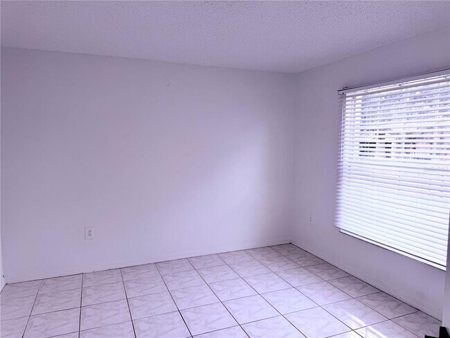 Building Photo - 161 China Berry Cir