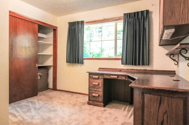 Building Photo - 3 bedroom in Renton WA 98059