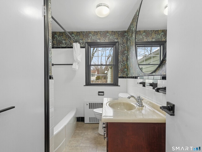 Building Photo - 8 Raleigh Rd