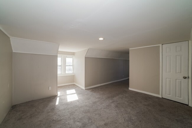 Building Photo - 1725 N Gale Ave